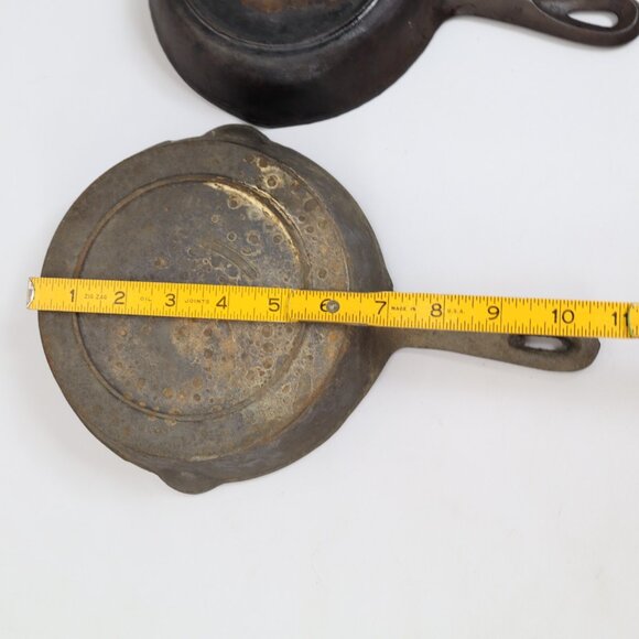 Antique Lot of 2 Unmarked Cast Iron Skillets Small Frying Pan Smoke Rings - Picture 9 of 11